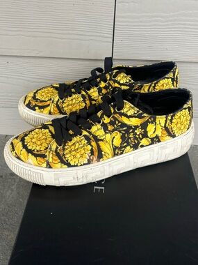 Versace Baracco Gold Hibiscus Runway Sneakers 🔥